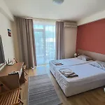 студио до кики бийч Sluneční pobřeží