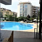 Daire студио до кики бийч