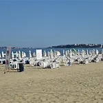студио до кики бийч Appartement *