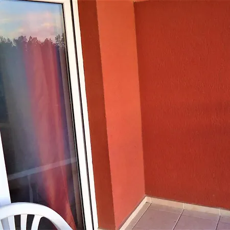 Appartement студио до кики бийч *